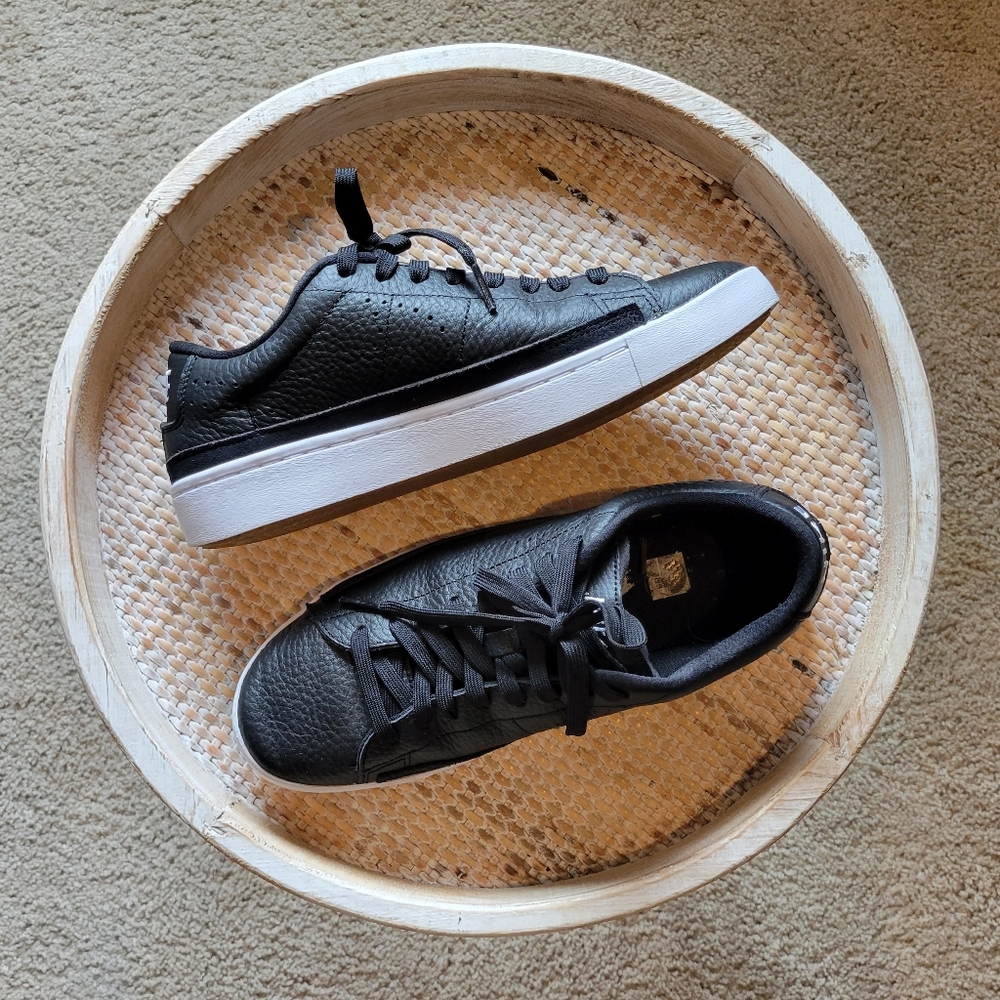 Nike Blazer Low Black Leather Sneakers – Youth 7Y – Like New